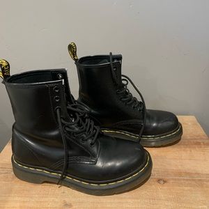 Black Dr. Martens size 5